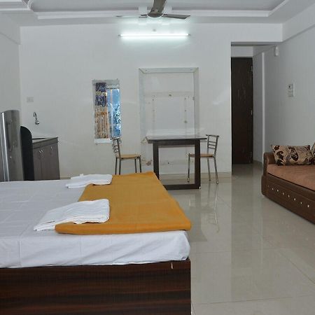 Nilaya Beach Resort Alībāg Buitenkant foto