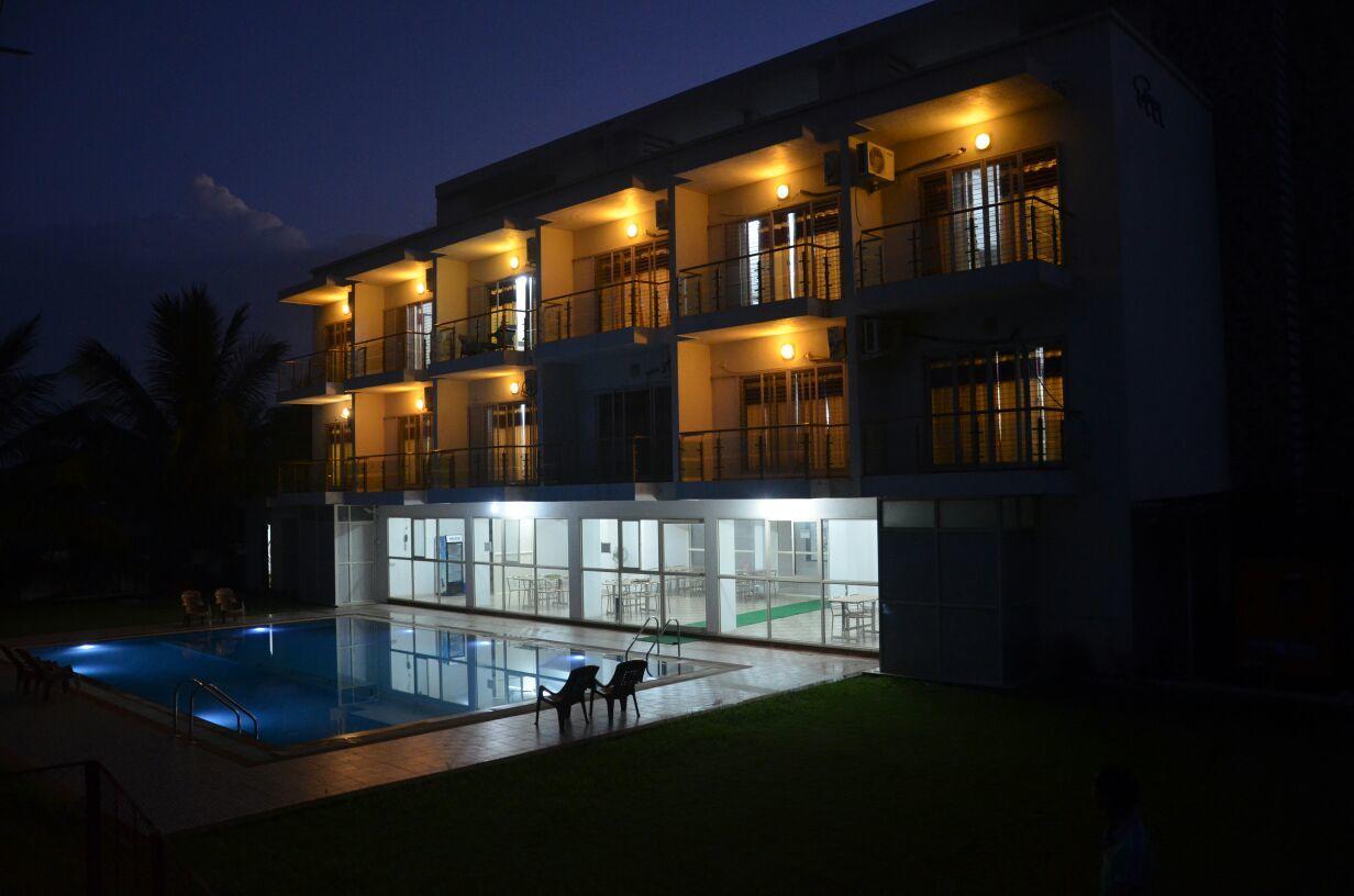 Nilaya Beach Resort Alībāg Buitenkant foto